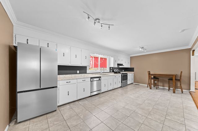 511 N Main St, Cornersville, TN 37047