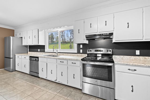 511 N Main St, Cornersville, TN 37047