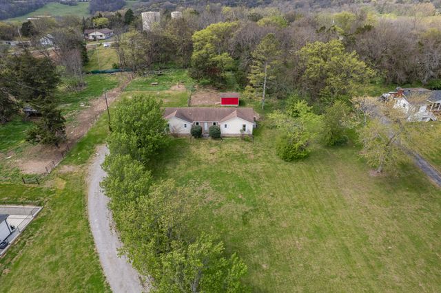 511 N Main St, Cornersville, TN 37047