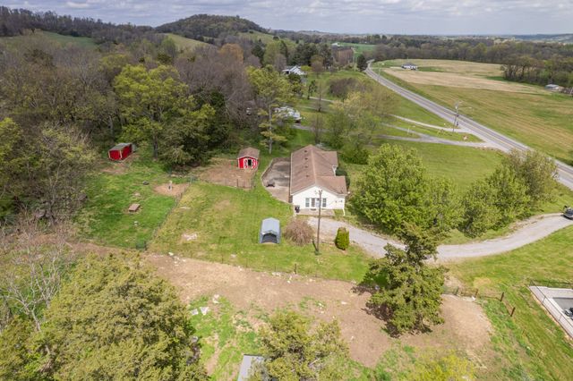 511 N Main St, Cornersville, TN 37047