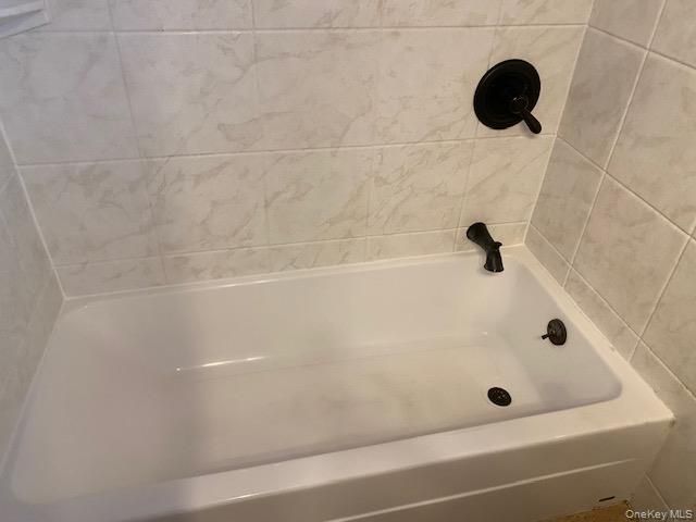 72-31 Little Neck Parkway G-1, Glen Oaks, NY 11004