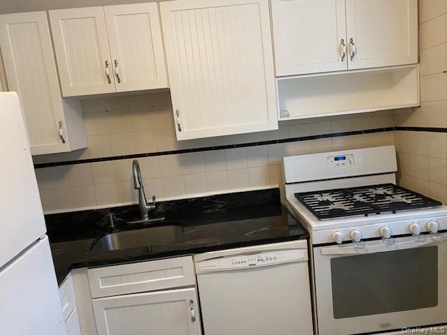 72-31 Little Neck Parkway G-1, Glen Oaks, NY 11004