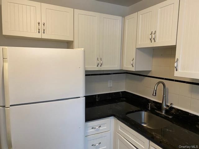 72-31 Little Neck Parkway G-1, Glen Oaks, NY 11004