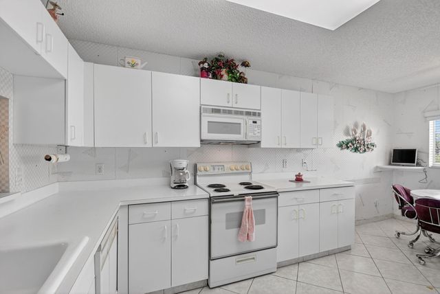 4735 Lucerne Lakes Blvd 306, Lake Worth, FL 33467