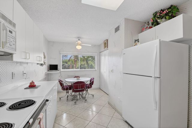 4735 Lucerne Lakes Blvd 306, Lake Worth, FL 33467