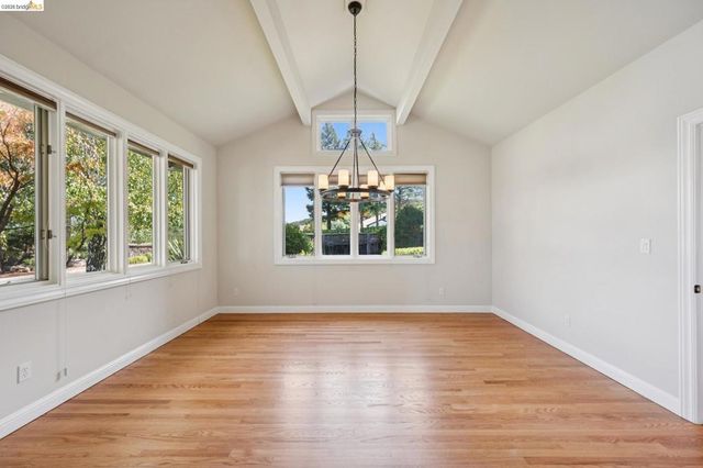 1920 Joseph Dr, Moraga, CA 94556