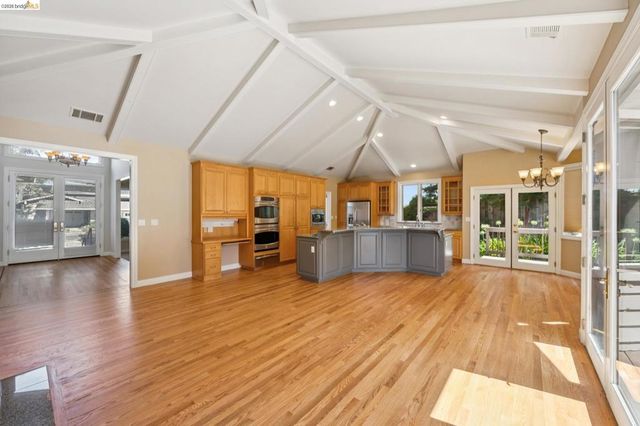 1920 Joseph Dr, Moraga, CA 94556