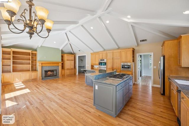 1920 Joseph Dr, Moraga, CA 94556