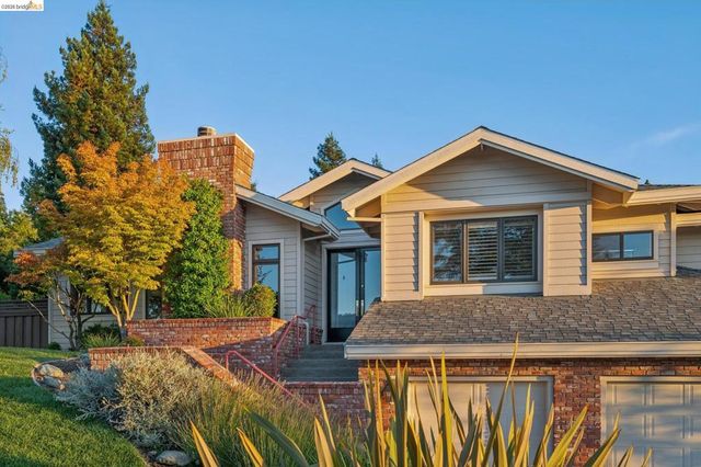 1920 Joseph Dr, Moraga, CA 94556