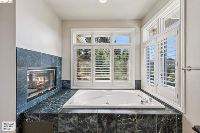 1920 Joseph Dr, Moraga, CA 94556