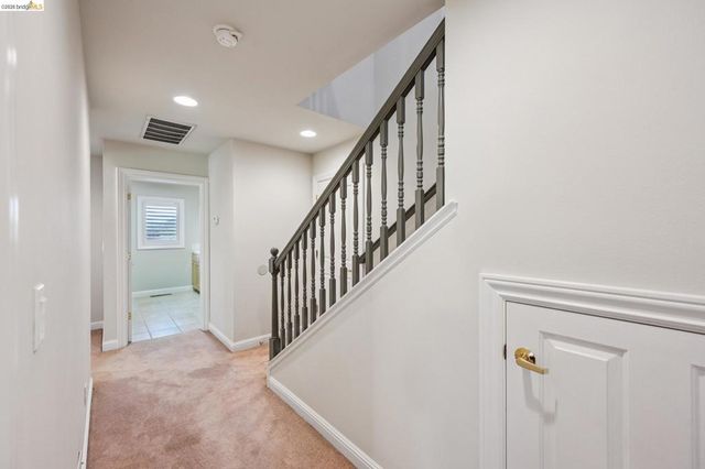 1920 Joseph Dr, Moraga, CA 94556