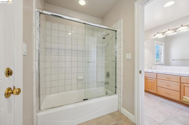 1920 Joseph Dr, Moraga, CA 94556