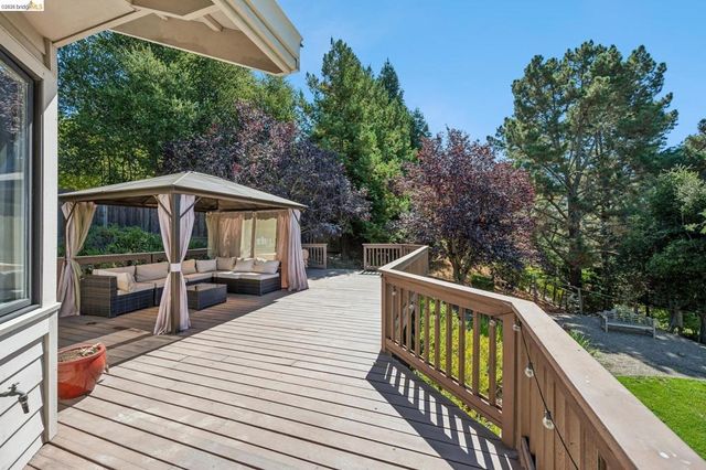 1920 Joseph Dr, Moraga, CA 94556