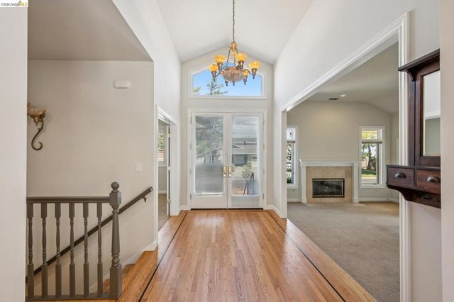 1920 Joseph Dr, Moraga, CA 94556