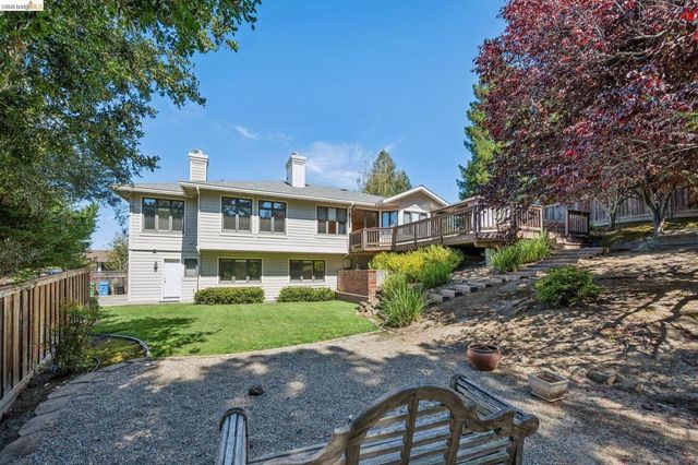 1920 Joseph Dr, Moraga, CA 94556
