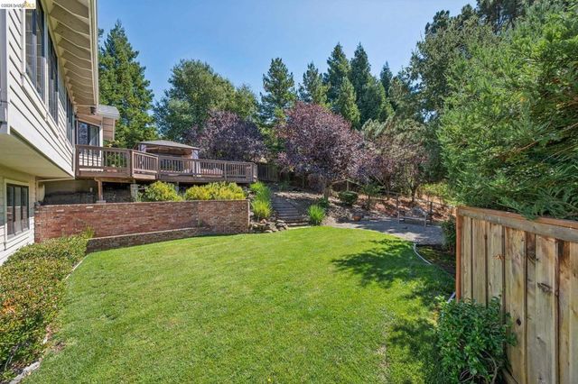 1920 Joseph Dr, Moraga, CA 94556