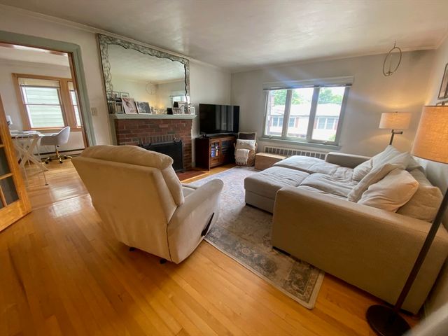 275 Tappan St 1, Brookline, MA 02446