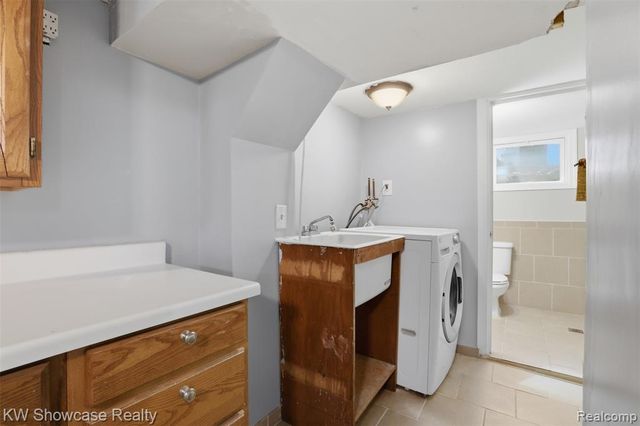 3503 Watkins Lake Road, Waterford, MI 48328