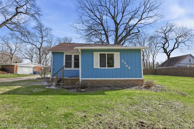 3503 Watkins Lake Road, Waterford, MI 48328