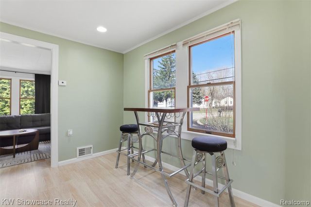 3503 Watkins Lake Road, Waterford, MI 48328