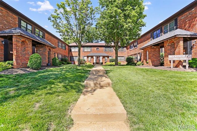 7965 Royal Arms Court, St Louis, MO 63123