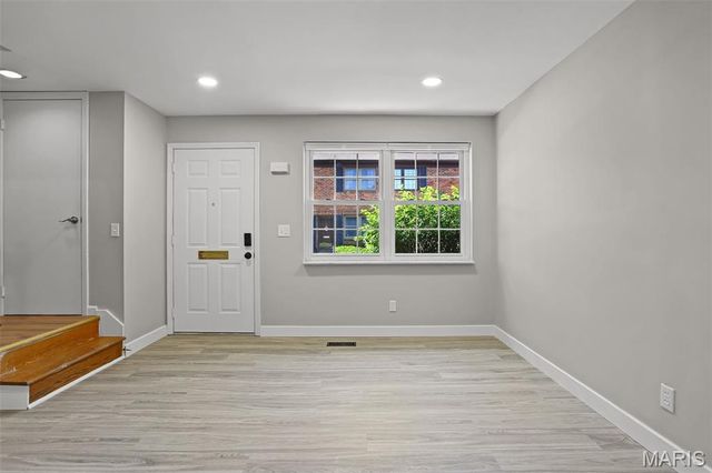 7965 Royal Arms Court, St Louis, MO 63123