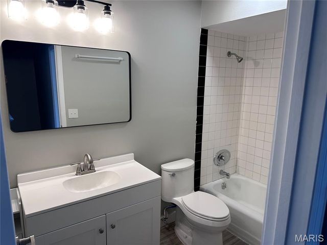 7965 Royal Arms Court, St Louis, MO 63123