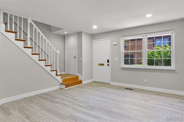 7965 Royal Arms Court, St Louis, MO 63123