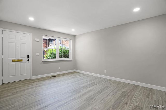 7965 Royal Arms Court, St Louis, MO 63123