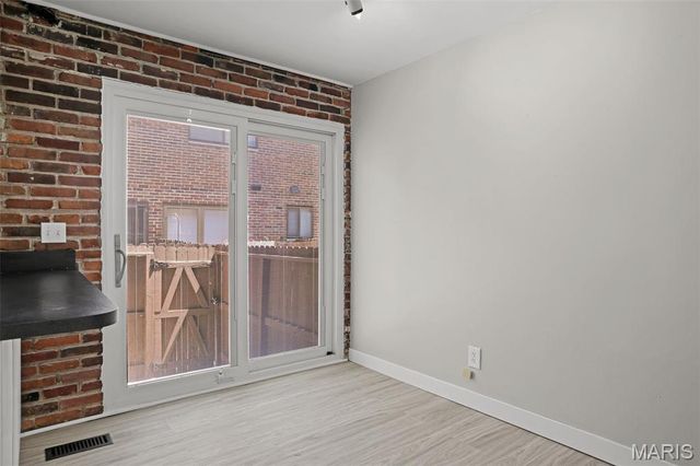 7965 Royal Arms Court, St Louis, MO 63123
