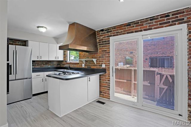 7965 Royal Arms Court, St Louis, MO 63123