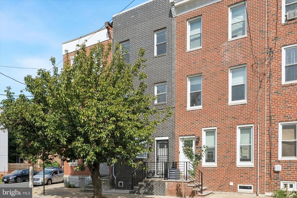 2707 W THOMPSON ST, Philadelphia, PA 19121
