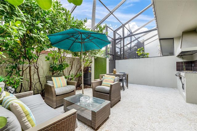 7075 SW 67th Avenue 14, South Miami, FL 33143