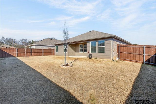 1203 Hidden Valley Dr, Chandler, TX 75758