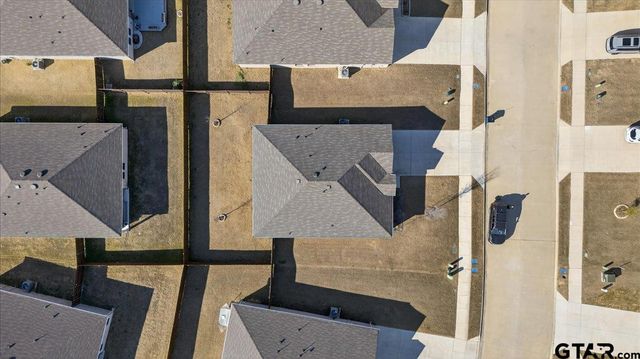 1203 Hidden Valley Dr, Chandler, TX 75758