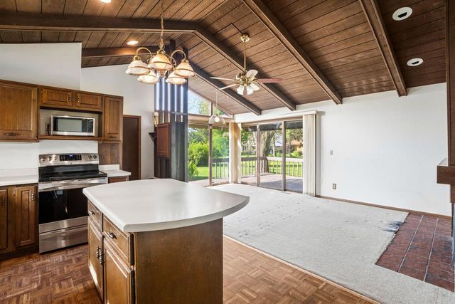 8 Pinewood COURT, Wind Point, WI 53402