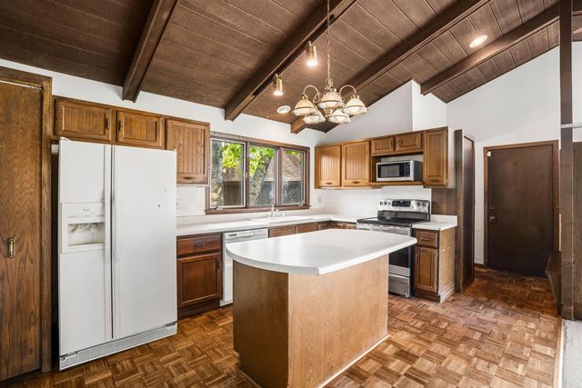 8 Pinewood COURT, Wind Point, WI 53402