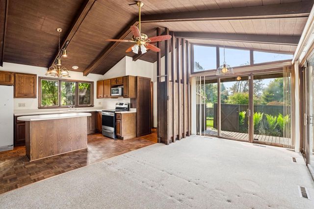 8 Pinewood COURT, Wind Point, WI 53402