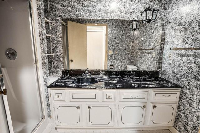 8 Pinewood COURT, Wind Point, WI 53402