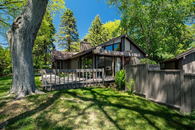 8 Pinewood COURT, Wind Point, WI 53402