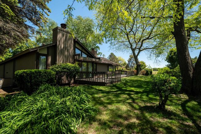 8 Pinewood COURT, Wind Point, WI 53402