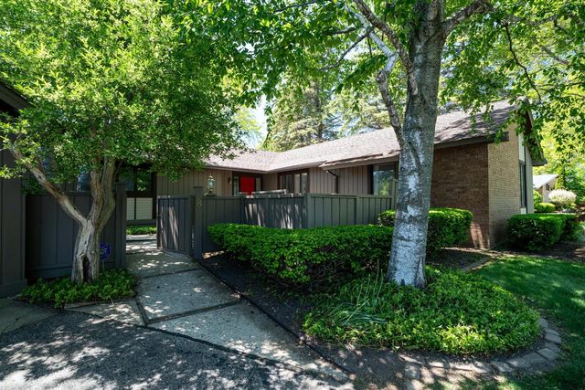 8 Pinewood COURT, Wind Point, WI 53402