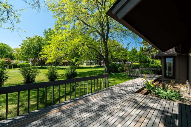 8 Pinewood COURT, Wind Point, WI 53402