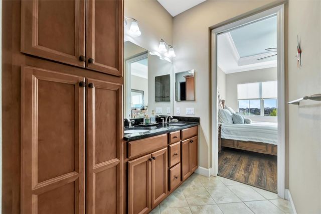 246 SAPPHIRE LAKE DRIVE 201, Bradenton, FL 34209