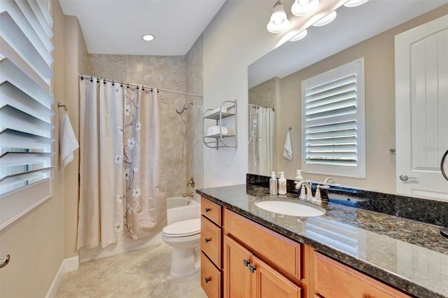 246 SAPPHIRE LAKE DRIVE 201, Bradenton, FL 34209