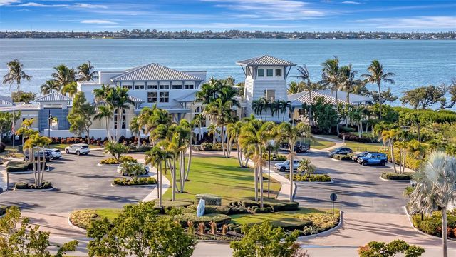 246 SAPPHIRE LAKE DRIVE 201, Bradenton, FL 34209
