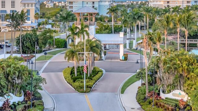 246 SAPPHIRE LAKE DRIVE 201, Bradenton, FL 34209