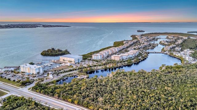 246 SAPPHIRE LAKE DRIVE 201, Bradenton, FL 34209