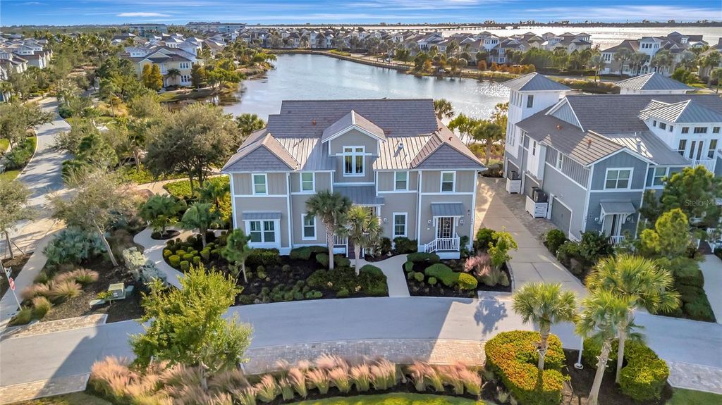 246 SAPPHIRE LAKE DRIVE 201, Bradenton, FL 34209