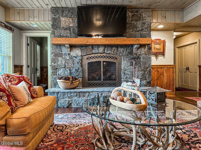 101 Green Harbour Lane, Lake George, NY 12845